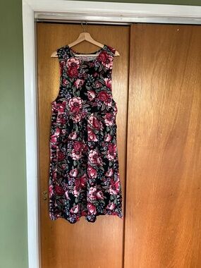 Pierre Cardin Sleeveless Midi Dress in Black and Pink Floral